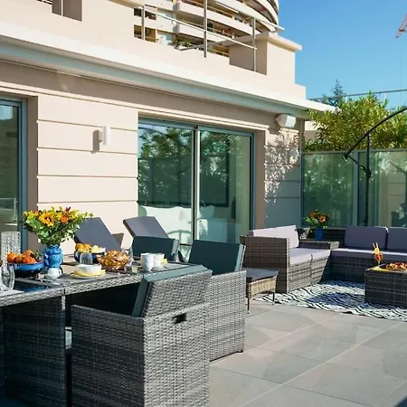 Апартаменты Montecarlo Luxury Pool Босолей