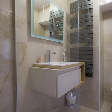 Montecarlo Luxury Pool Апартаменты *