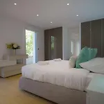 Montecarlo Luxury Pool * ボーソレイユ