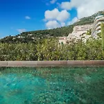Montecarlo Luxury Pool アパート