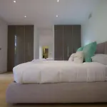 Апартаменты Montecarlo Luxury Pool