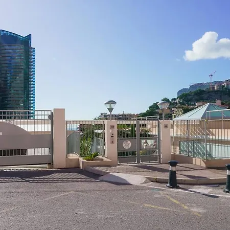 Montecarlo Luxury Pool *