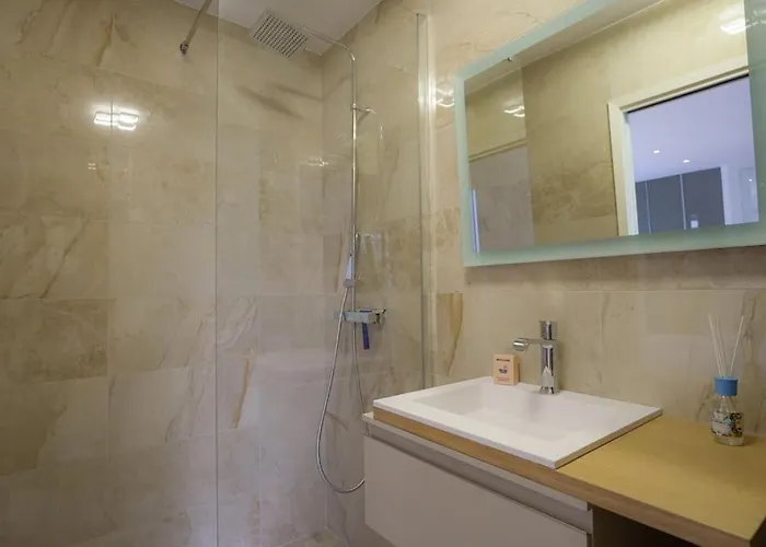 Montecarlo Luxury Pool 보솔레이