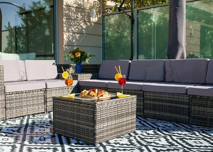 Montecarlo Luxury Pool Beausoleil
