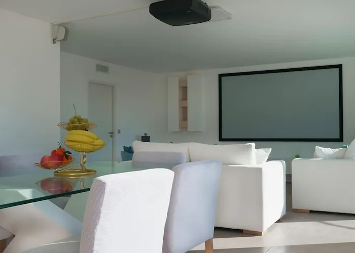 Apartmán Montecarlo Luxury Pool