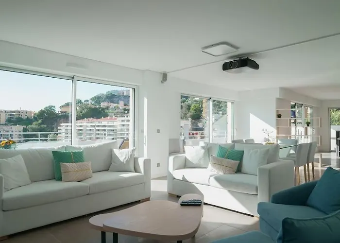 Montecarlo Luxury Pool 보솔레이