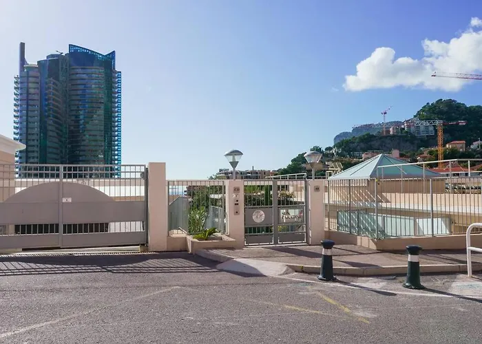 Montecarlo Luxury Pool *