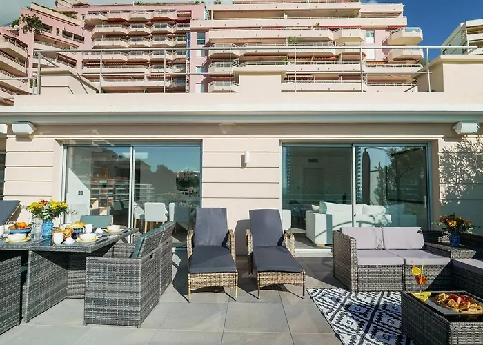 Montecarlo Luxury Pool 아파트 보솔레이
